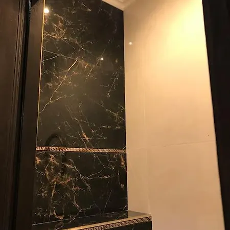 Piscine,sauna 10mn De Paris فيلة Le Vésinet