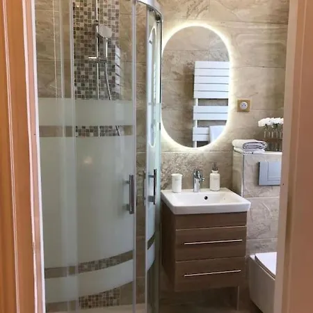 Piscine,sauna 10mn De Paris Le Vésinet