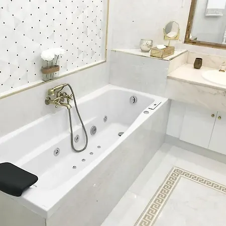 Piscine,sauna 10mn De Paris * Le Vésinet