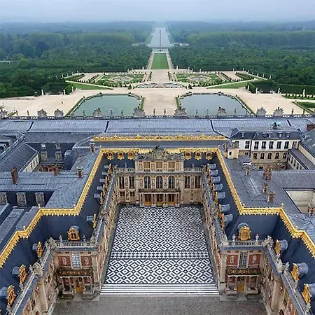 Piscine,sauna 10mn De Paris فيلة Le Vésinet